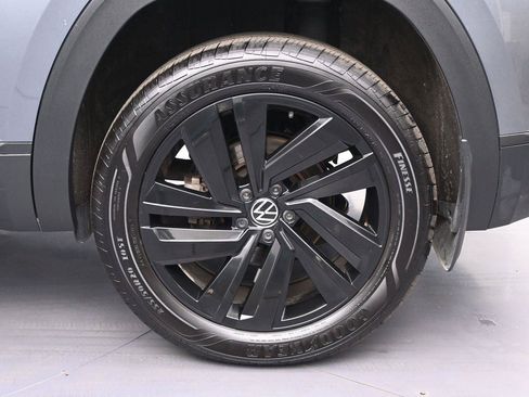 Used 2022 Volkswagen Atlas Cross Sport SE AWD/4WD image 11