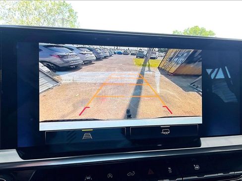 Used 2022 Chevrolet Silverado 1500 RST AWD/4WD image 29