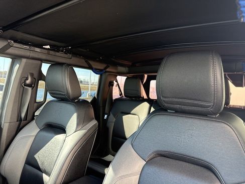 Used 2023 Ford Bronco Black Diamond image 8