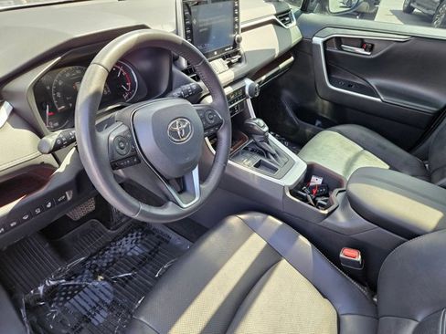 Used 2022 Toyota RAV4 Limited FWD image 10