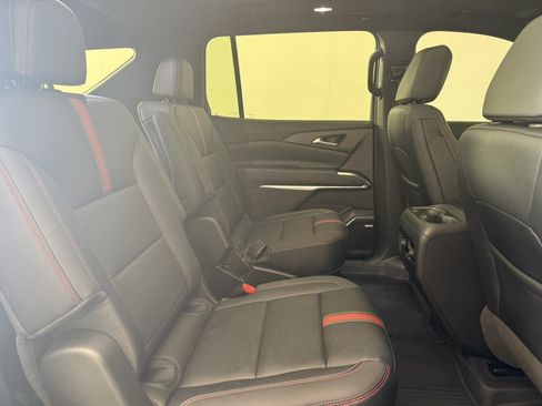 Used 2025 Chevrolet Traverse RS AWD/4WD image 14