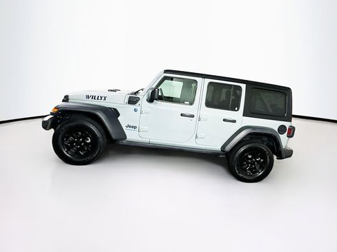 Used 2023 Jeep Wrangler Unlimited AWD/4WD image 4