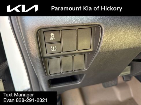 Used 2017 Honda CR-V LX image 18