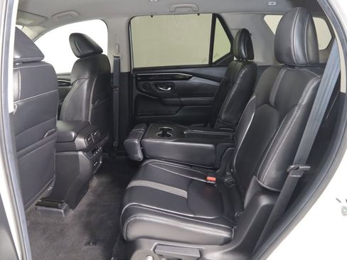 Used 2025 Honda Pilot EX-L image 48