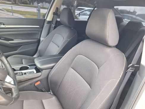 Used 2023 Nissan Altima 2.5 SV w/ SV Premium Package FWD image 11