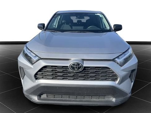 Used 2025 Toyota RAV4 LE AWD/4WD image 8