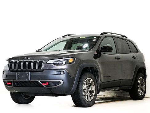 Used 2022 Jeep Cherokee Trailhawk AWD/4WD image 3