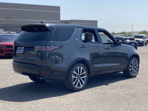 New 2025 Land Rover Discovery Dynamic SE AWD/4WD image 17