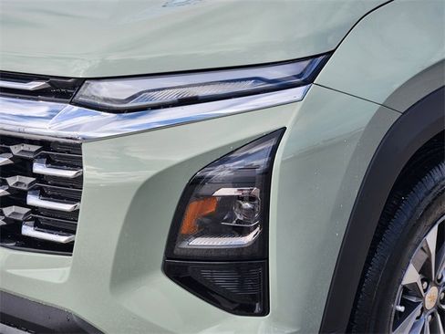 Used 2026 Chevrolet Equinox LT image 9