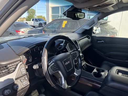 Used 2016 GMC Yukon SLT w/ HD Trailering Package AWD/4WD image 8