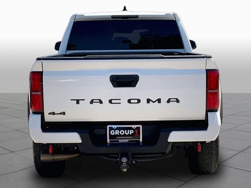 Used 2025 Toyota Tacoma TRD Off-Road AWD/4WD image 5