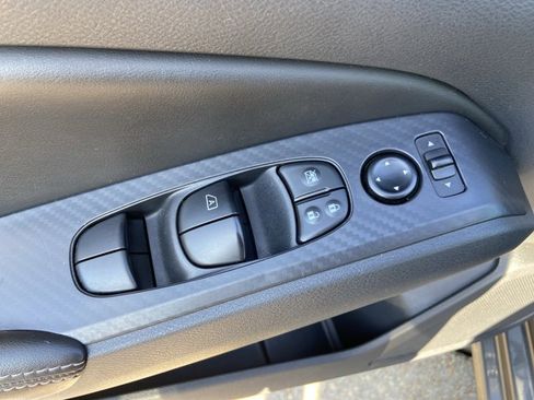 Used 2025 Nissan Altima 2.5 SV FWD image 45