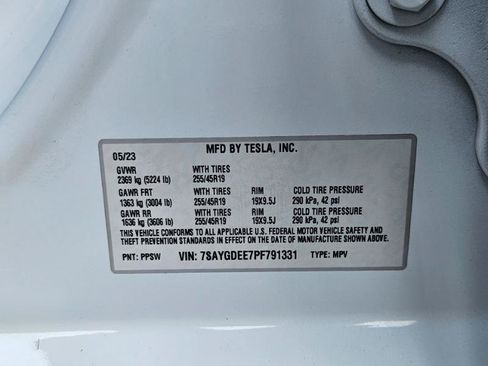 Used 2023 Tesla Model Y AWD image 35
