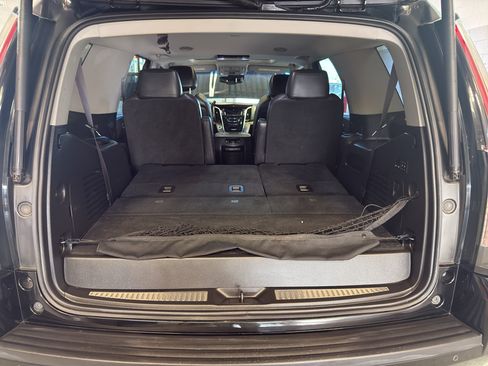 Used 2016 Cadillac Escalade Luxury AWD/4WD image 34