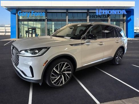 Used 2025 Lincoln Aviator Reserve w/ Equipment Group 201A AWD/4WD image 4