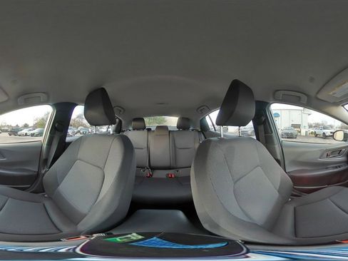 Used 2025 Toyota Prius LE image 40