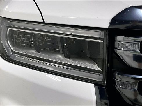 Used 2022 GMC Acadia AT4 w/ Technology Package image 40