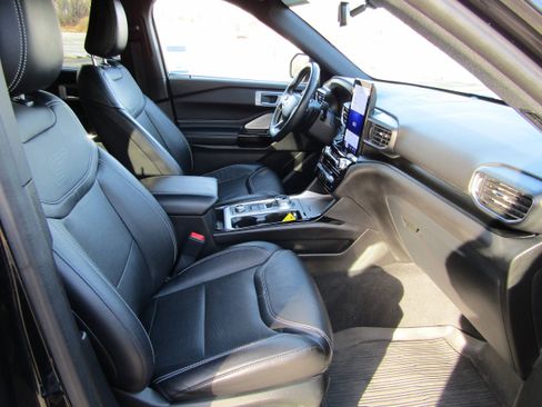 Used 2022 Ford Explorer ST w/ Equipment Group 401A image 19