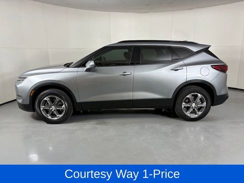 Used 2024 Chevrolet Blazer LT w/ Convenience Package FWD image 6
