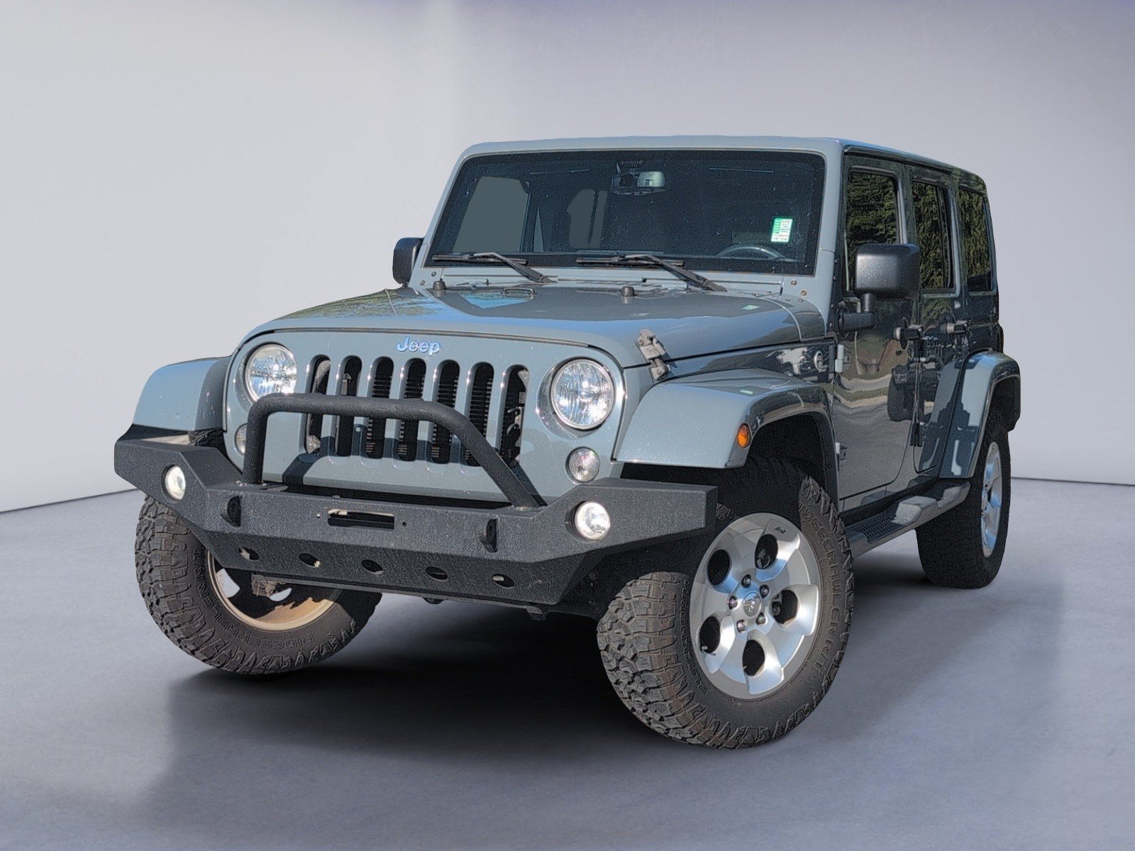 Used 2015 Jeep Wrangler Unlimited Sahara w/ Connectivity Group AWD/4WD image 2