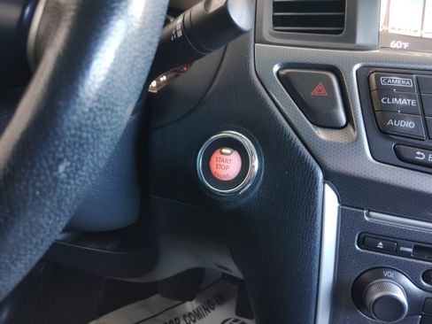 Used 2019 Nissan Pathfinder SL AWD/4WD image 31
