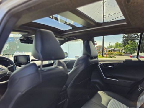 Used 2021 Toyota RAV4 XSE AWD/4WD image 34