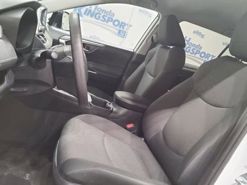 Used 2024 Toyota RAV4 XLE FWD image 38