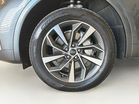 Used 2023 Audi Q5 2.0T Premium w/ Convenience Package image 11