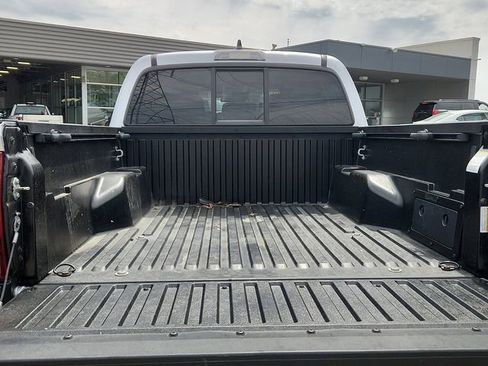 Used 2022 Toyota Tacoma SR AWD/4WD image 21