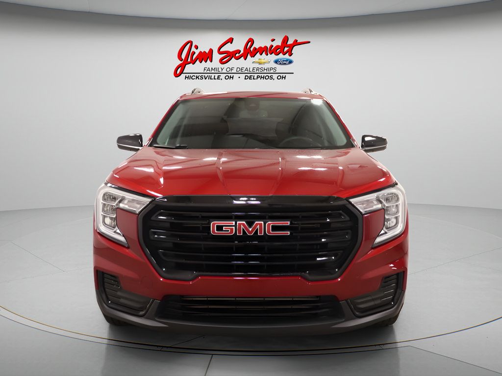 Used 2023 GMC Terrain SLE w/ Driver Convenience Package FWD image 3