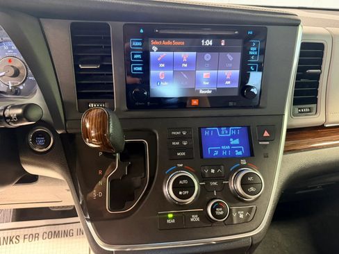 Used 2015 Toyota Sienna Limited Premium w/ Advanced Technology Package FWD image 10