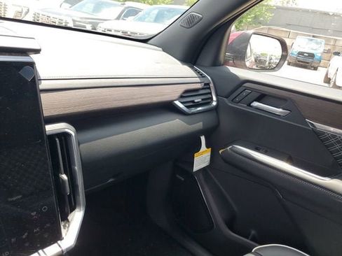 New 2026 GMC Acadia Denali w/ Super Cruise Package FWD image 25