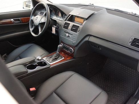 Used 2011 Mercedes-Benz C 300 4MATIC Sedan image 38