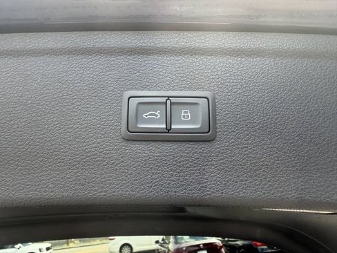 Used 2018 Audi SQ5 Prestige AWD/4WD image 8