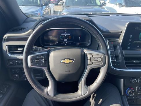 Used 2022 Chevrolet Suburban LT AWD/4WD image 32