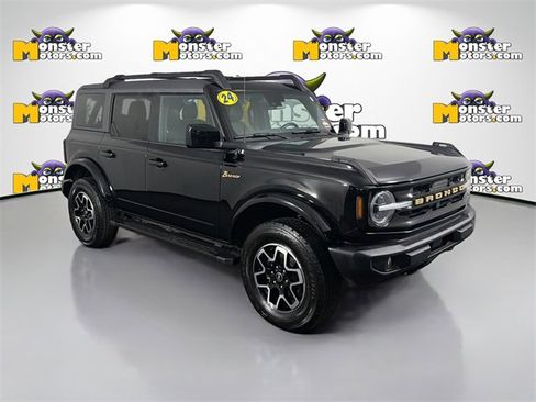 Used 2024 Ford Bronco Outer Banks image 3