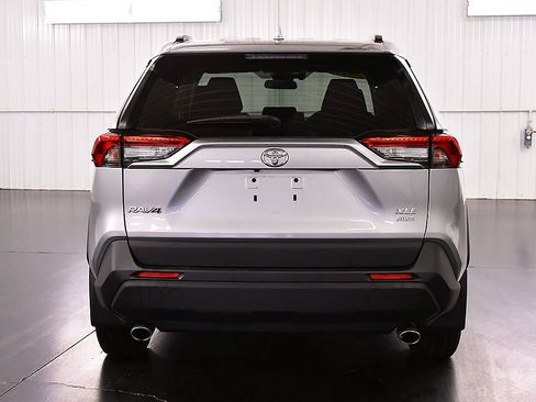 Used 2020 Toyota RAV4 XLE w/ Convenience Package image 6