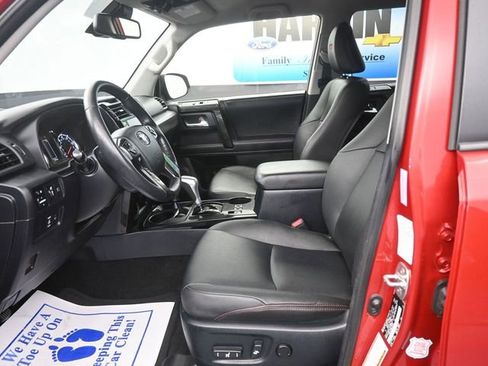 Used 2024 Toyota 4Runner TRD Off-Road Premium image 12