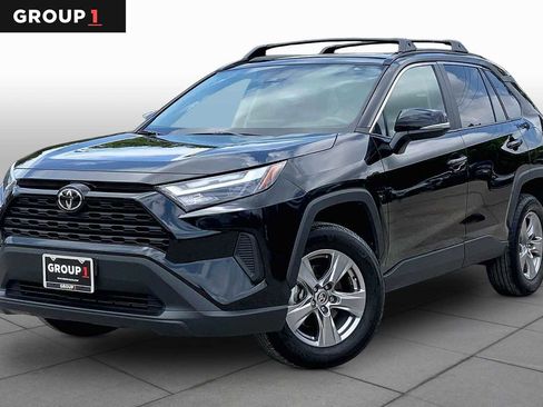 Used 2025 Toyota RAV4 XLE w/ Convenience Package FWD image 1