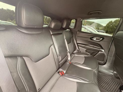Used 2024 Jeep Compass Latitude w/ Convenience Group AWD/4WD image 31