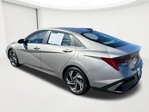 Certified 2025 Hyundai Elantra SEL w/ Cargo Package FWD image 7