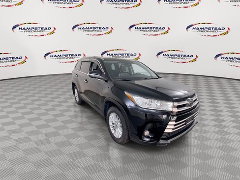 Used 2019 Toyota Highlander XLE AWD/4WD image 2