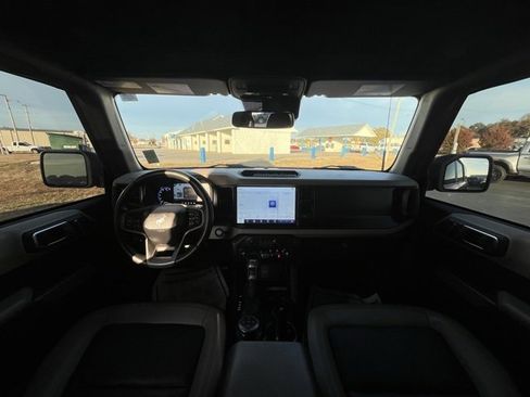 Used 2023 Ford Bronco Wildtrak image 10