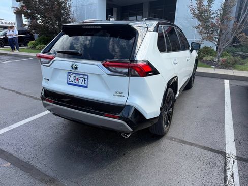 Used 2023 Toyota RAV4 XSE AWD/4WD image 6