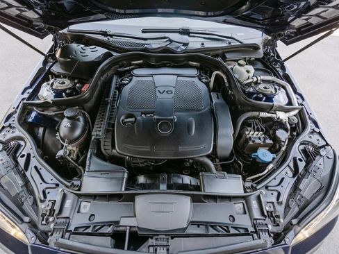 Used 2015 Mercedes-Benz E 350 4MATIC Sedan w/ Premium 1 Package image 40