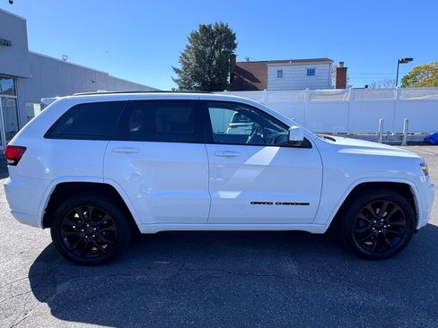 Certified 2018 Jeep Grand Cherokee Altitude AWD/4WD image 8