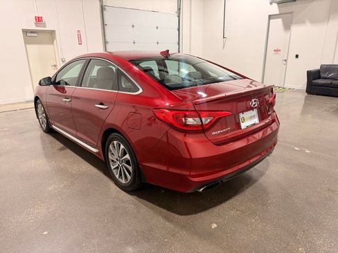 Used 2016 Hyundai Sonata Sport w/ Option Group 02 FWD image 7