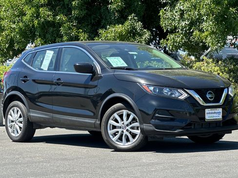 Certified 2022 Nissan Rogue Sport S image 2