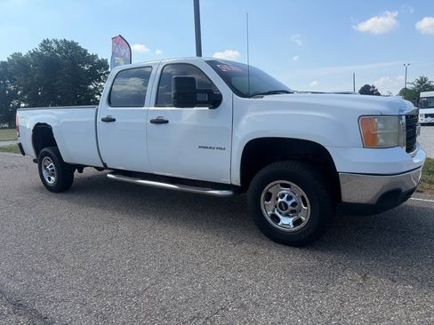 Used 2011 GMC Sierra 2500 W/T AWD/4WD image 1