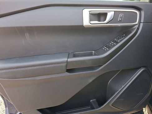 New 2025 Ford Explorer Base image 8